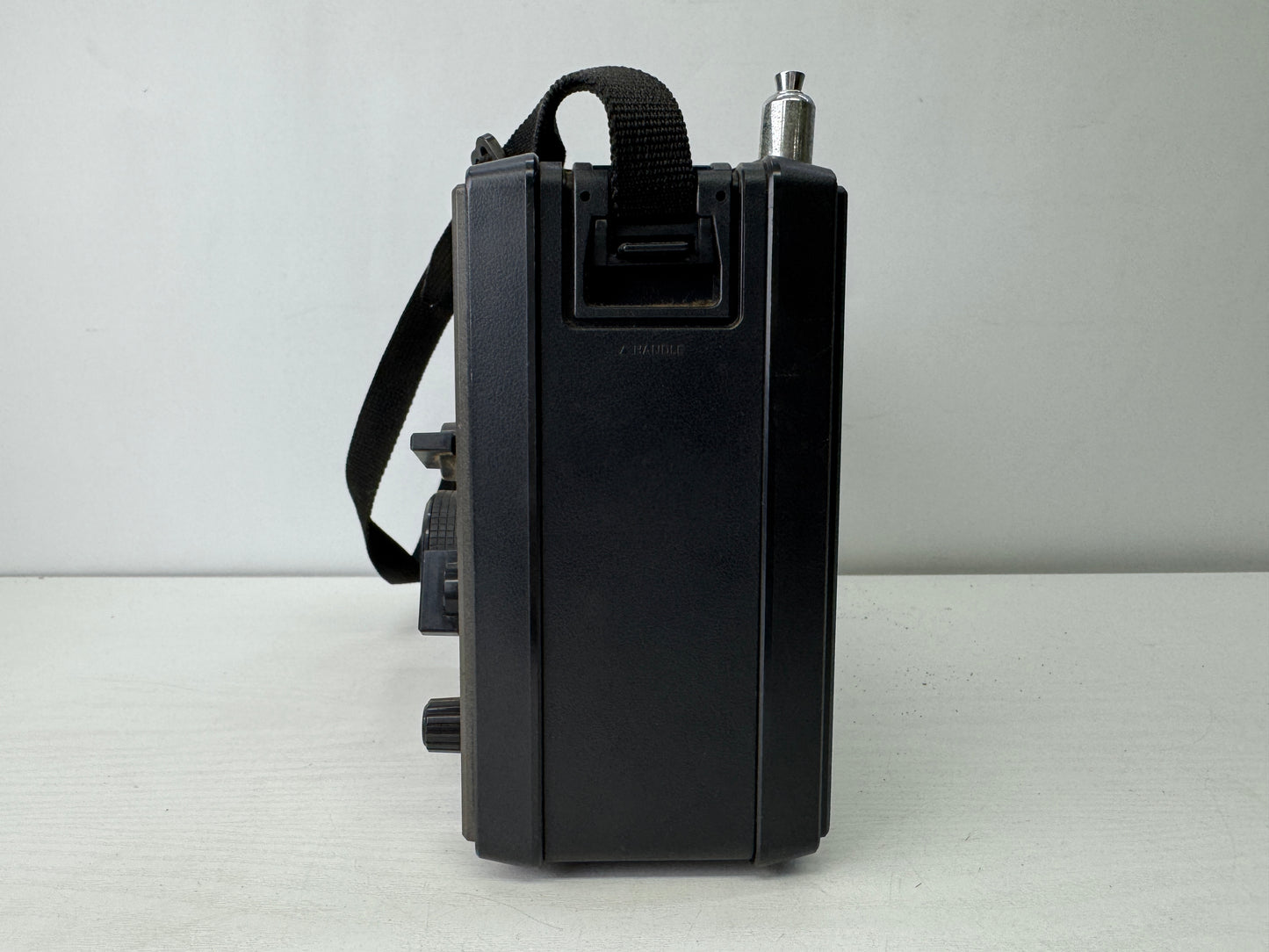 Y9629 RADIO National RF-2200 Cougar transistor portable Japan antique vintage