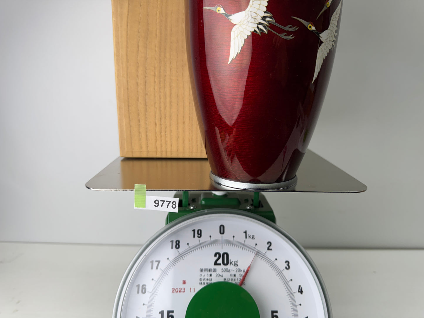 Y9778 FLOWER VASE Cloisonne red flock of Cranes signed box Japan antique ikebana