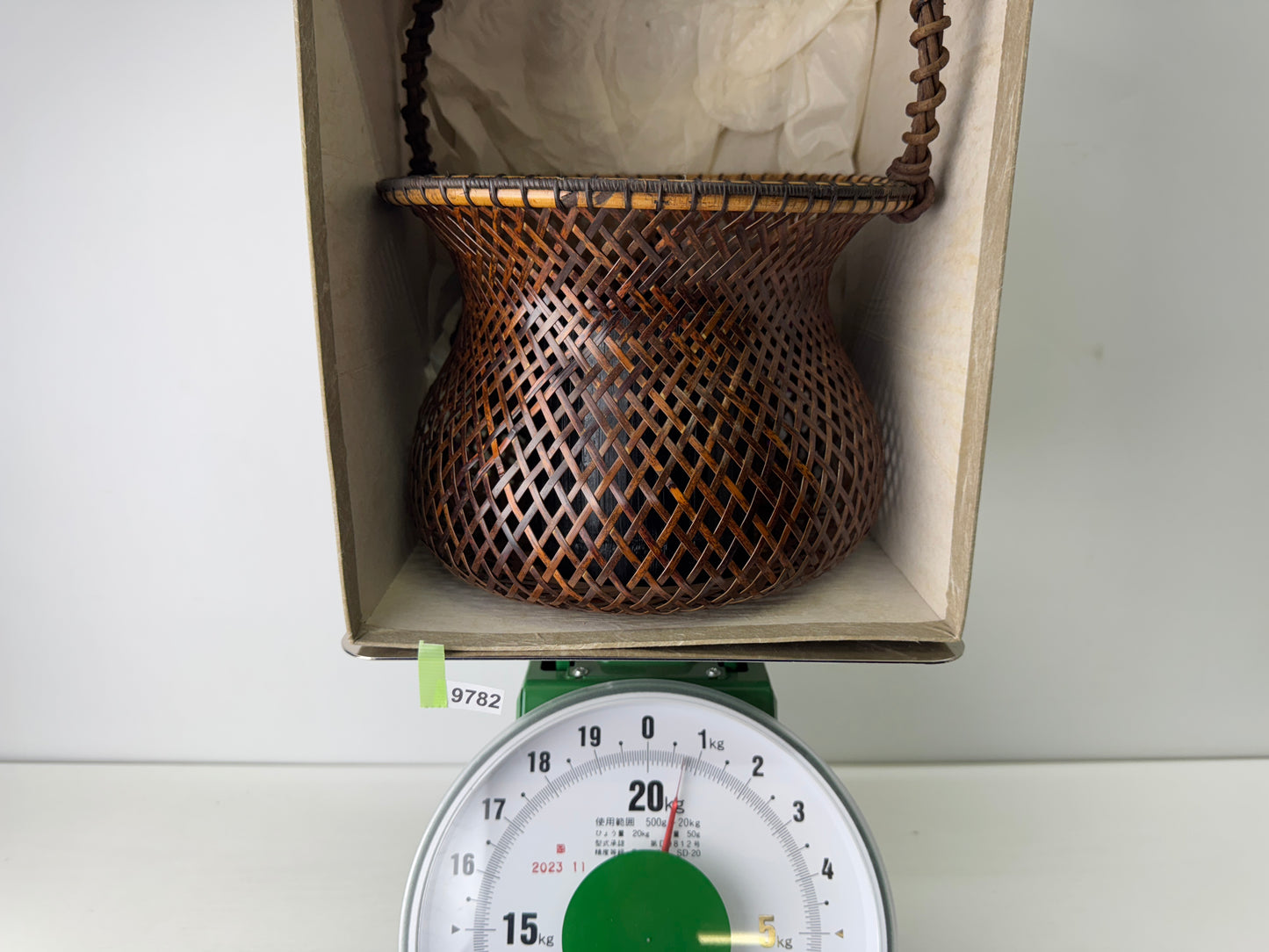 Y9782 Bamboo Woven Basket flower vase box Japan antique ikebana floral decor