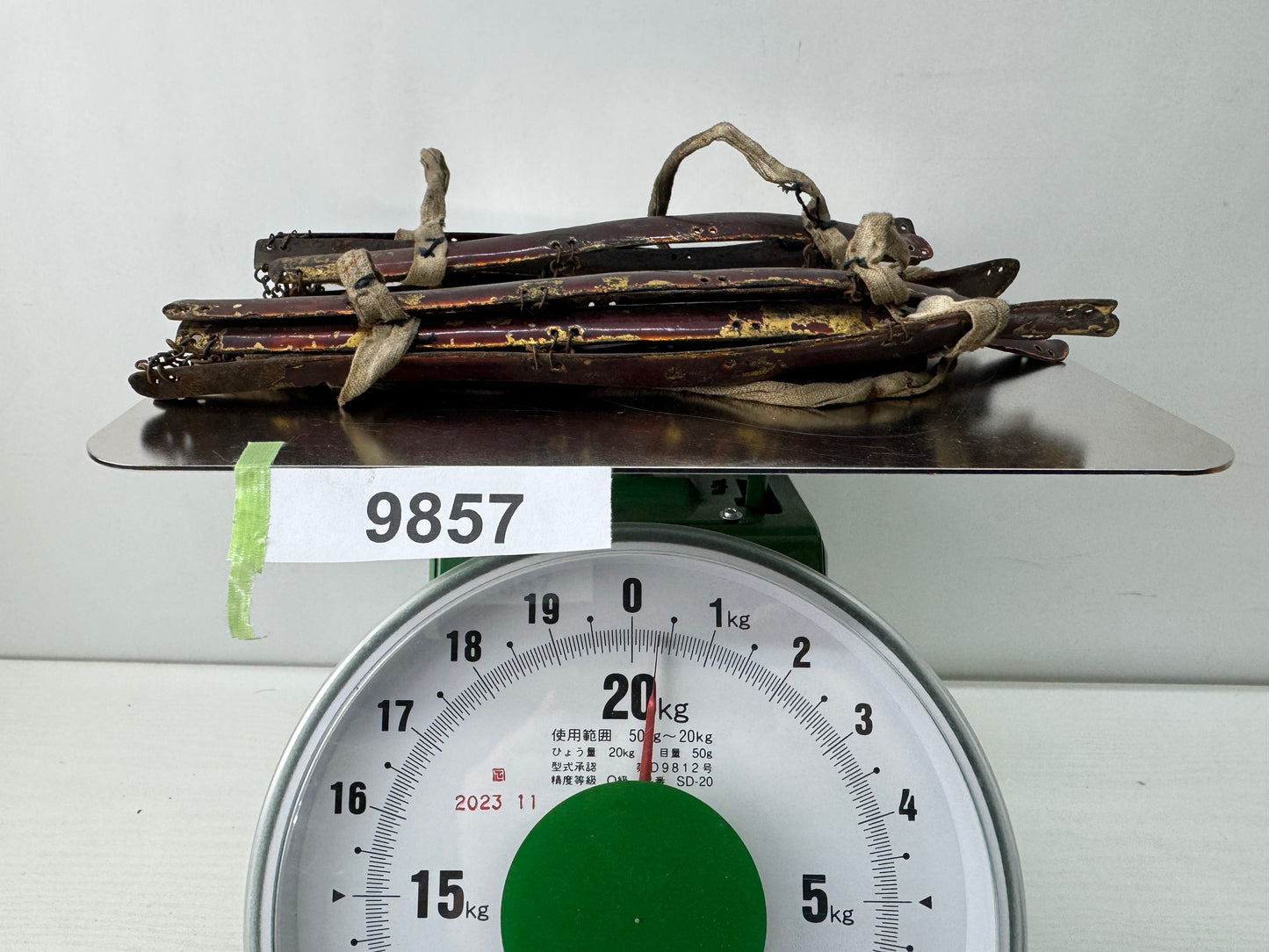 Y9857 YOROI Iron Suneate shin guard samurai busho arms Japan antique armor