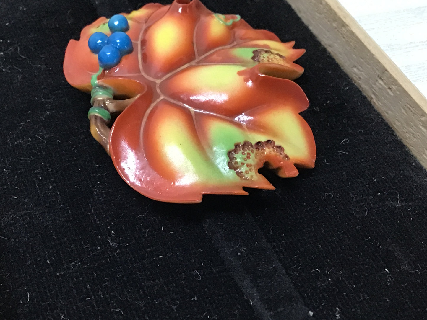 Y2285 OBIDOME Pottery Leaf Sash Clip brooch signed box Japanese Kimono antique