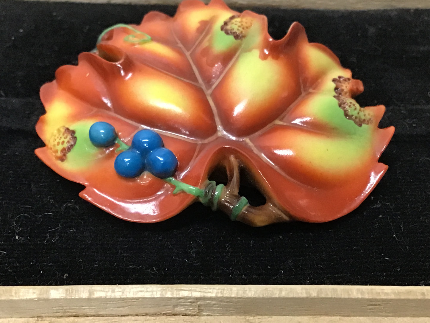 Y2285 OBIDOME Pottery Leaf Sash Clip brooch signed box Japanese Kimono antique