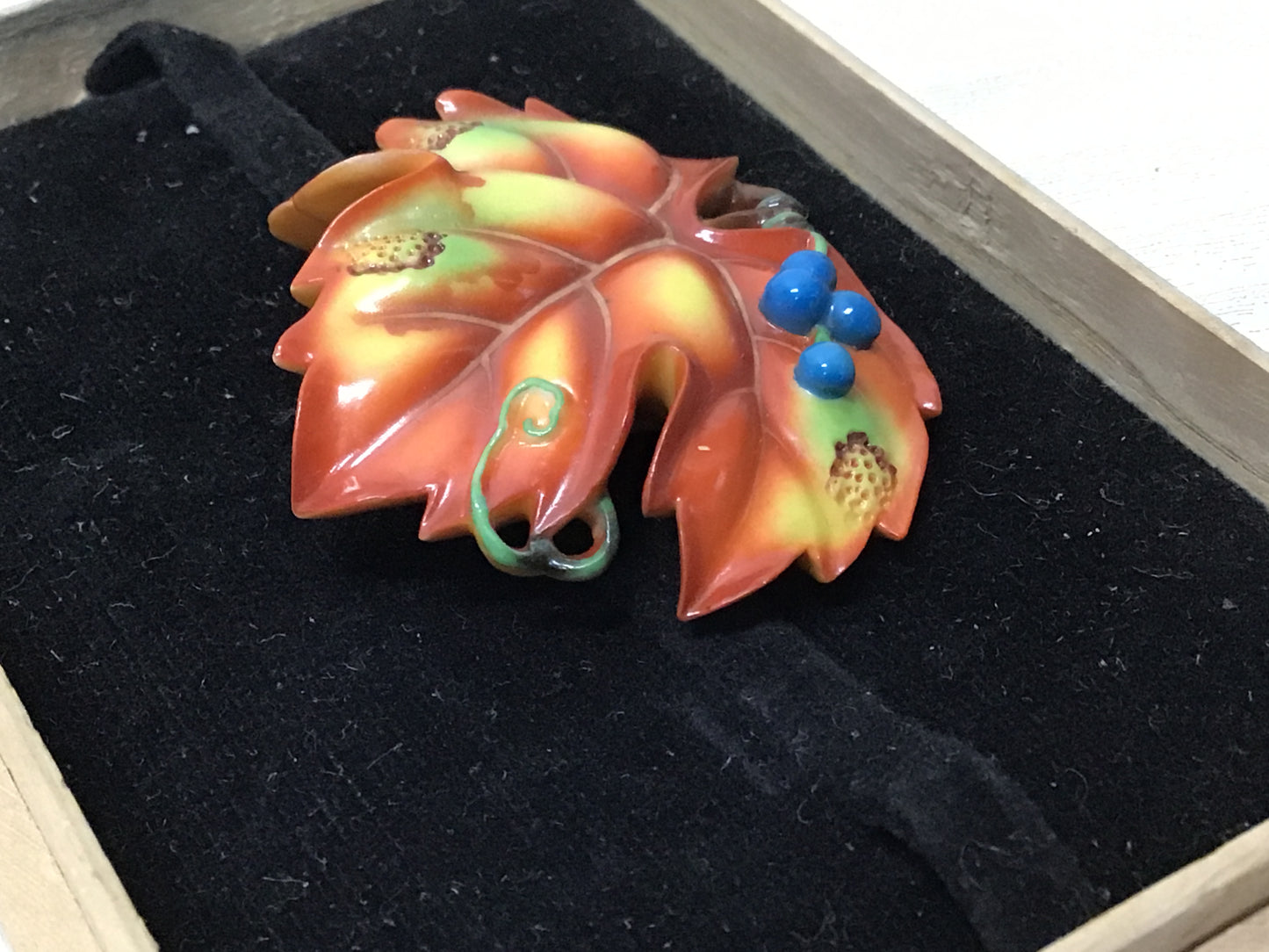 Y2285 OBIDOME Pottery Leaf Sash Clip brooch signed box Japanese Kimono antique