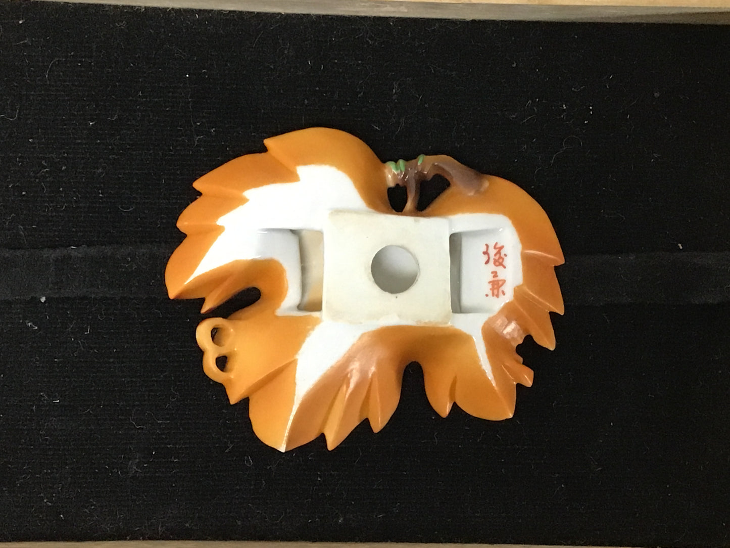Y2285 OBIDOME Pottery Leaf Sash Clip brooch signed box Japanese Kimono antique