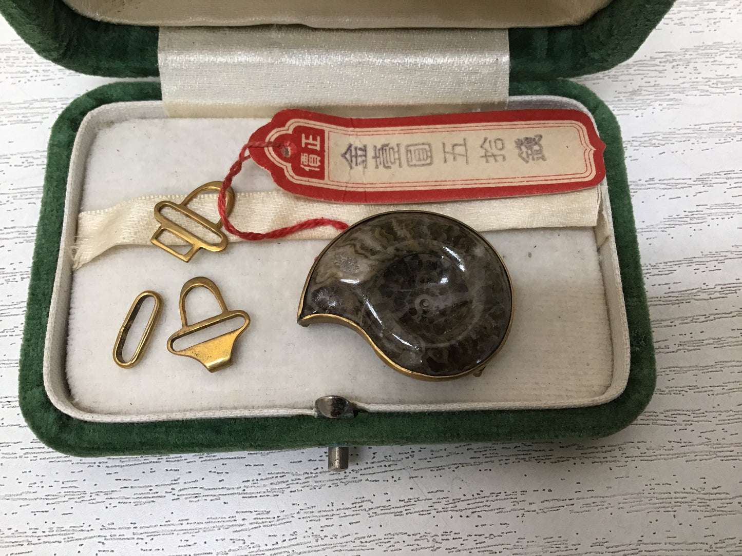 Y2298 OBIDOME Sash Clip brooch Ammonite box Japanese Kimono vintage antique
