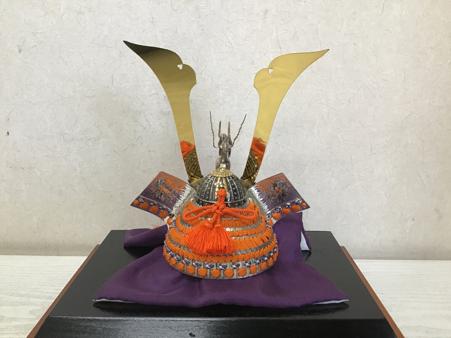 Y2374 OKIMONO Sterling Silver Kabuto helmet figure glass case box Japan antique