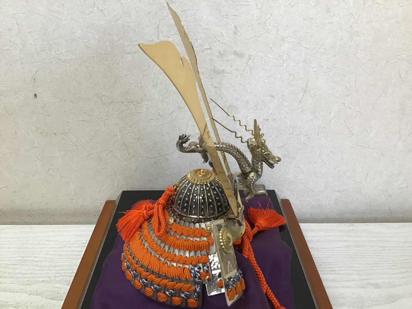 Y2374 OKIMONO Sterling Silver Kabuto helmet figure glass case box Japan antique