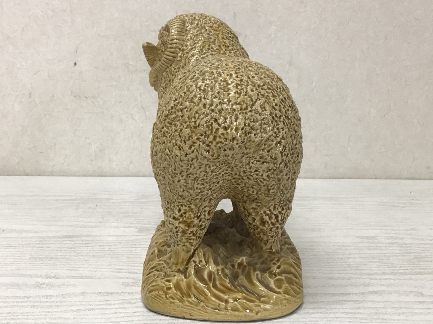 Y2545 OKIMONO Seto-ware Sheep figure signed Japan antique interior home decor