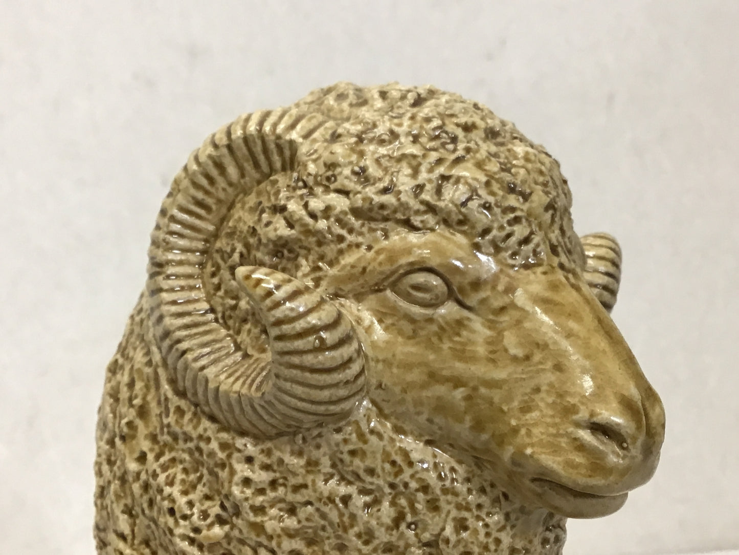 Y2545 OKIMONO Seto-ware Sheep figure signed Japan antique interior home decor