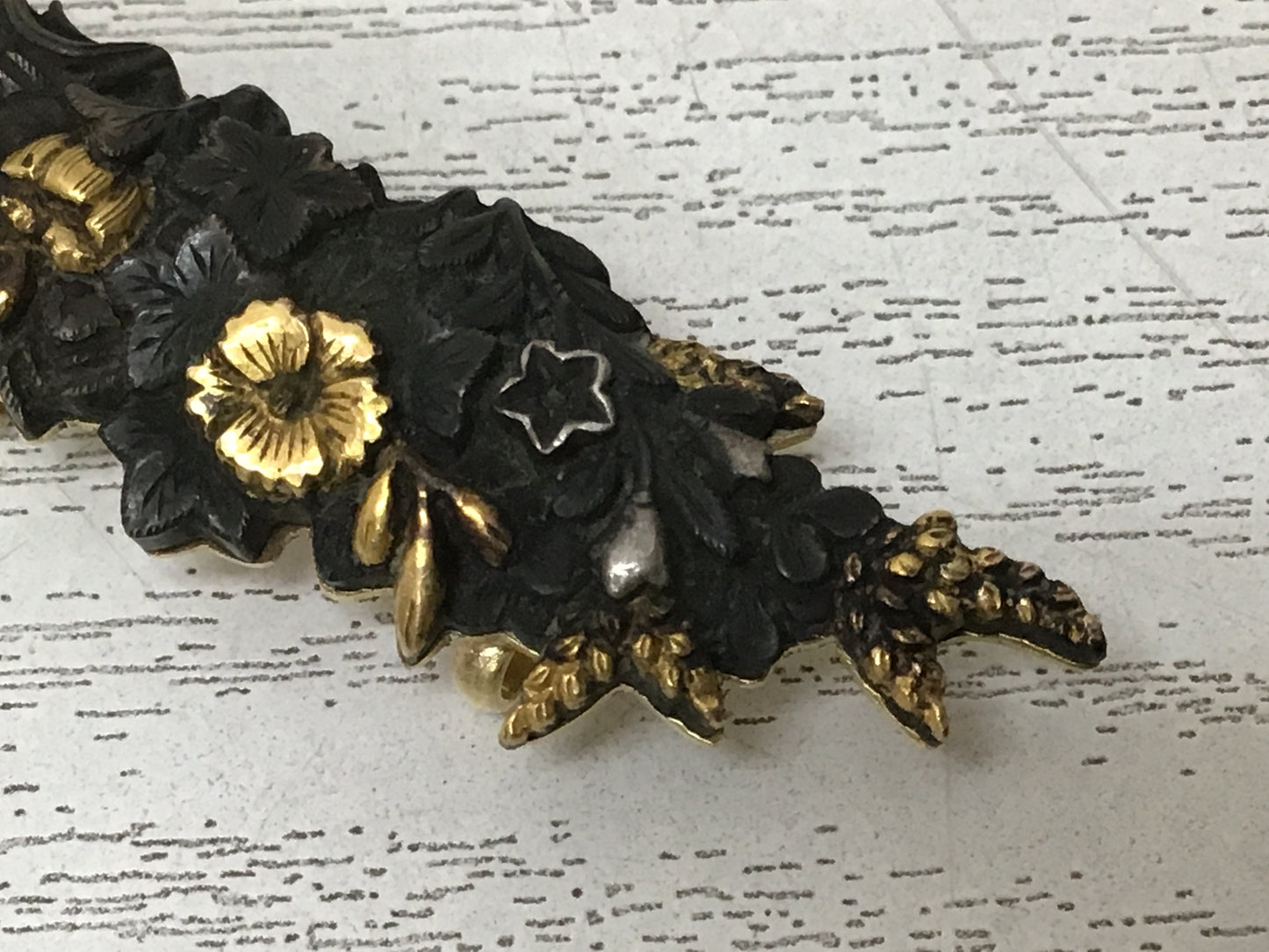 Y2653 OBIDOME Metalwork menuki K18 metal fittings JAPANESE KIMONO SASH CLIP