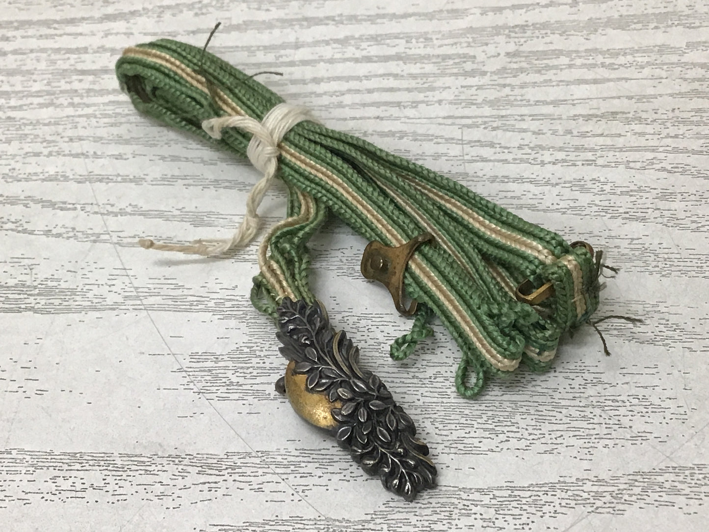 Y2654 OBIDOME Metalwork grass moon JAPANESE KIMONO SASH CLIP antique accessory