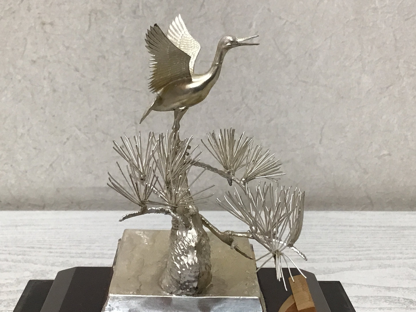 Y2678 OKIMONO Sterling Silver Pine Hawk glass case Japan antique decor interior
