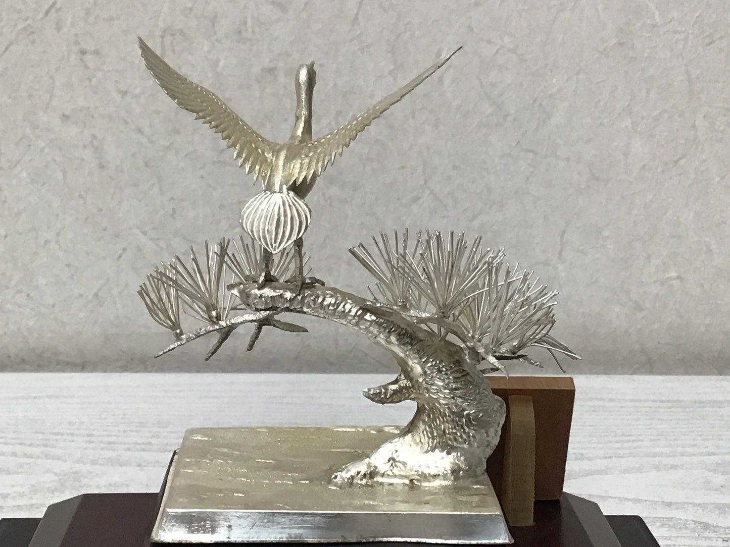 Y2678 OKIMONO Sterling Silver Pine Hawk glass case Japan antique decor interior