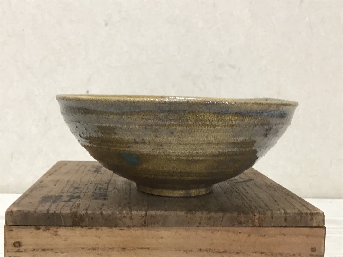 Y2739 CHAWAN Seto-ware Yellow signed box Japan tea ceremony antique flat bowl