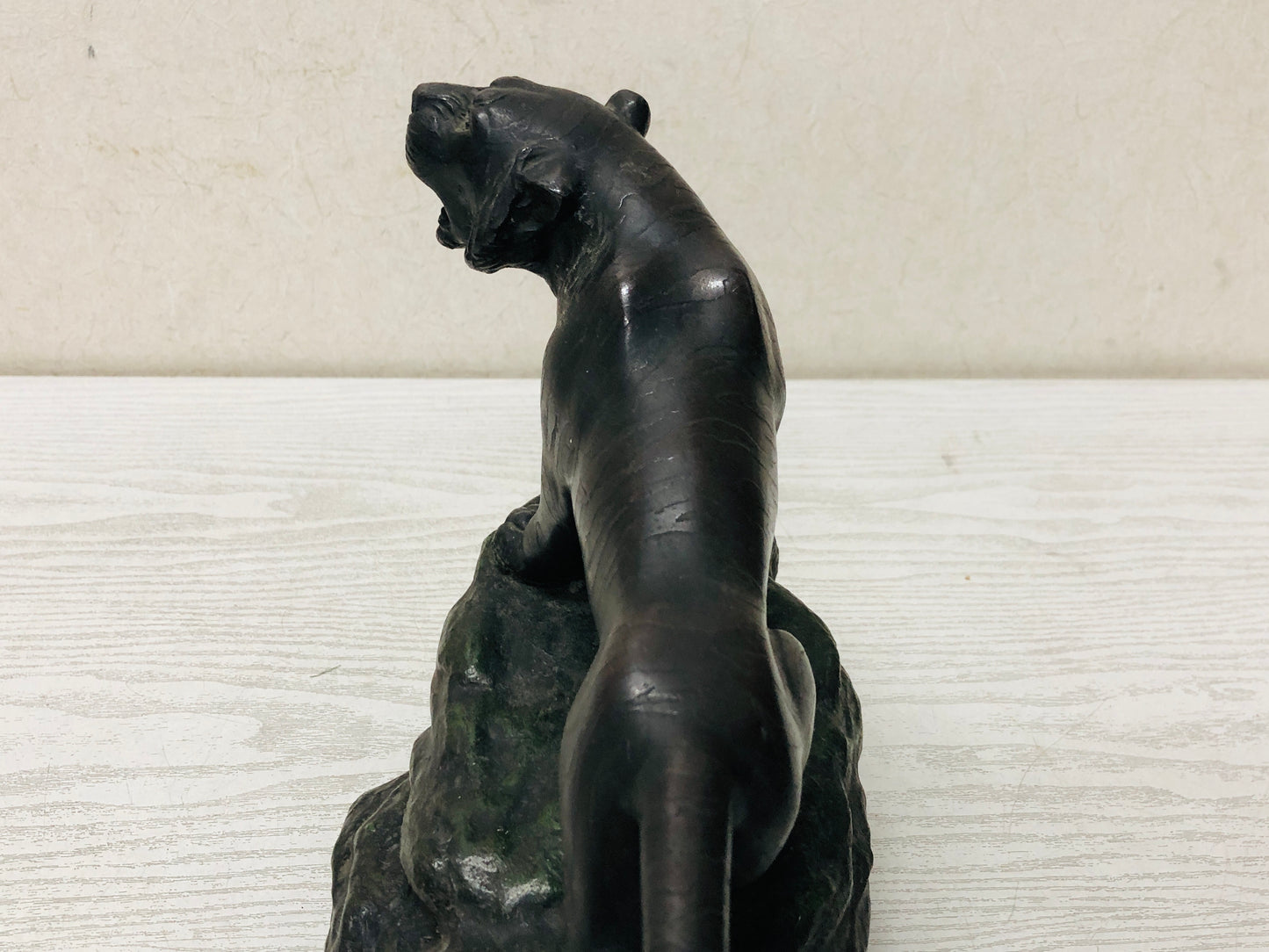 Y3282 OKIMONO Copper Tiger Rock figure figurine Japanese antique interior decor