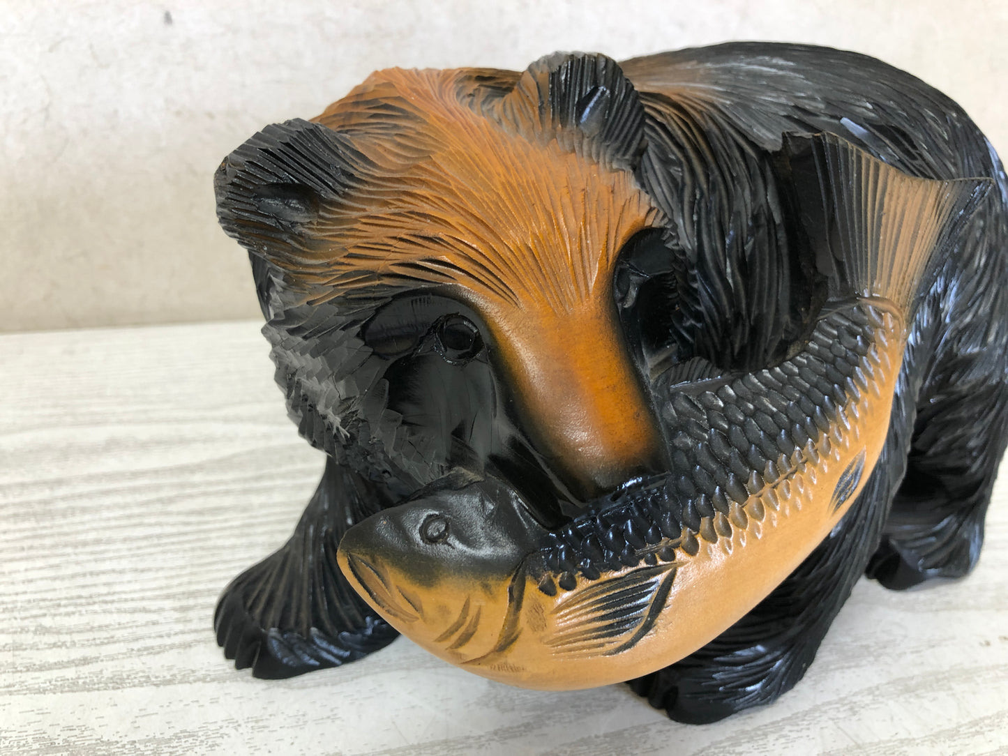 Y3408 OKIMONO Wood carving Bear figure figurine signed Japan antique interior
