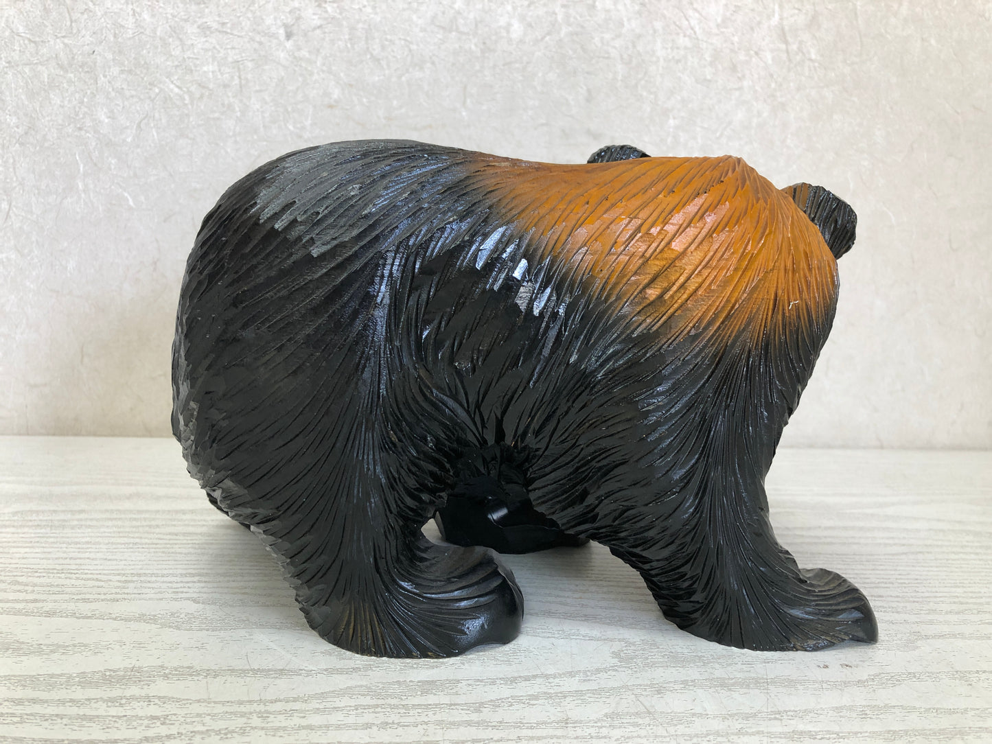 Y3408 OKIMONO Wood carving Bear figure figurine signed Japan antique interior