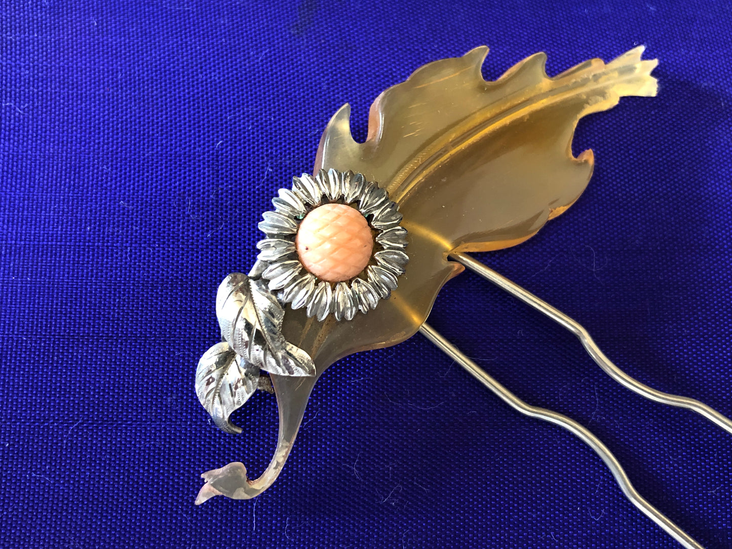 Y3433 KANZASHI Coral Work Hair Stick Hairpin Japan kimono accessory antique