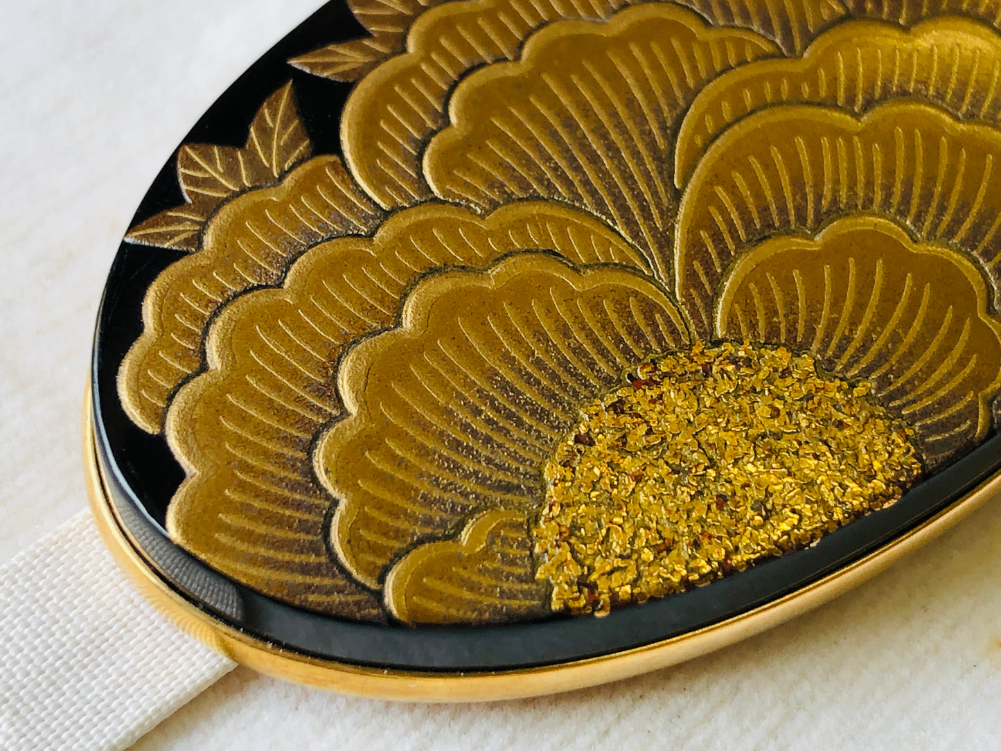 Y3447 OBIDOME Sash Clip Peony Makie signed box Japan Kimono accessory antique