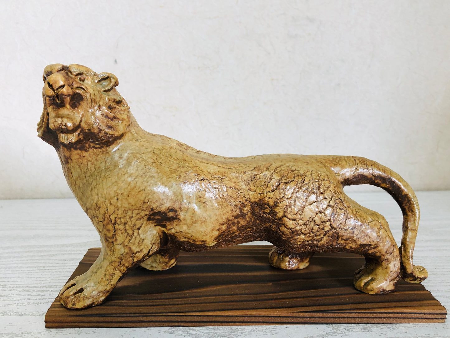 Y3619 OKIMONO Seto-ware Tiger figure signed box Japan antique interior decor