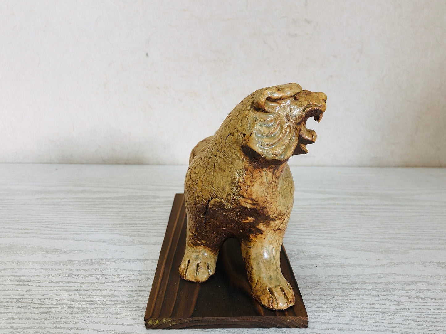 Y3619 OKIMONO Seto-ware Tiger figure signed box Japan antique interior decor