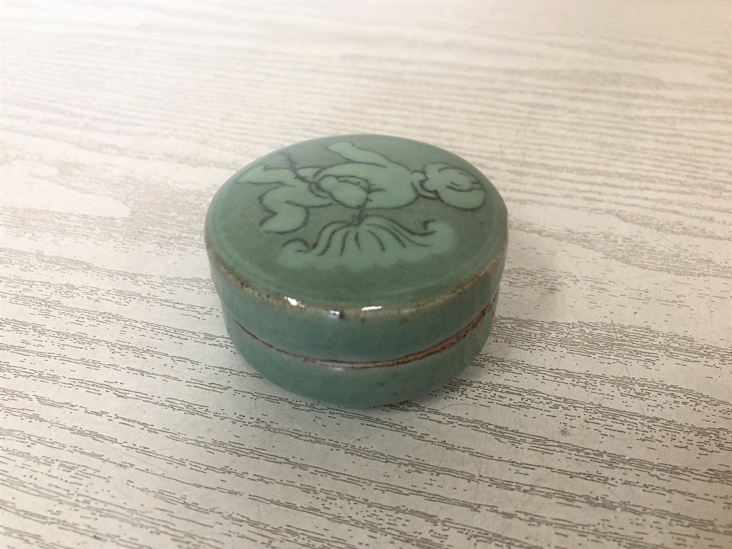 Y3826 BOX Goryeo Celadon signed box Korean incense container fragrance aroma