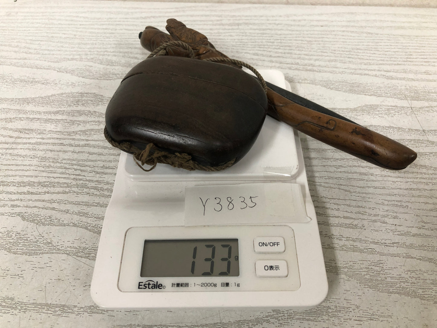 Y3835 SAGEMONO wood carving tobacco pipe case Japan antique traditional kimono