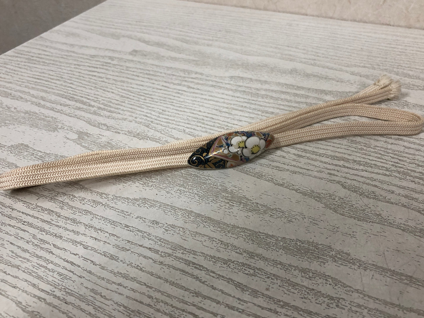 Y3843 OBIDOME Kutani-ware Sash Clip signed Flower Japan Kimono accessory antique
