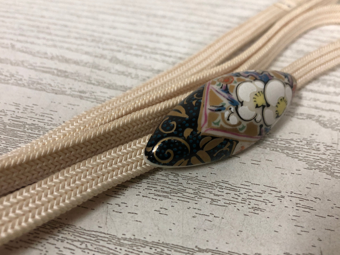 Y3843 OBIDOME Kutani-ware Sash Clip signed Flower Japan Kimono accessory antique