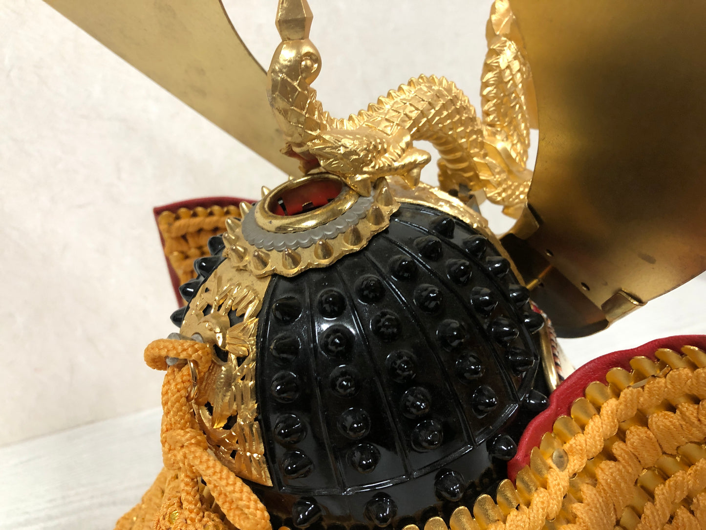 Y3849 OKIMONO May decoration Ornamental Kabuto black box signed Japan interior