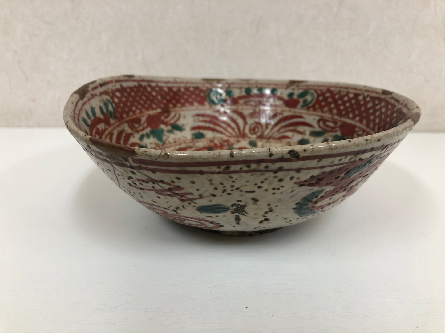 Y3919 CHAWAN Inuyama-ware red picture kintsugi box Japan confectionery bowl