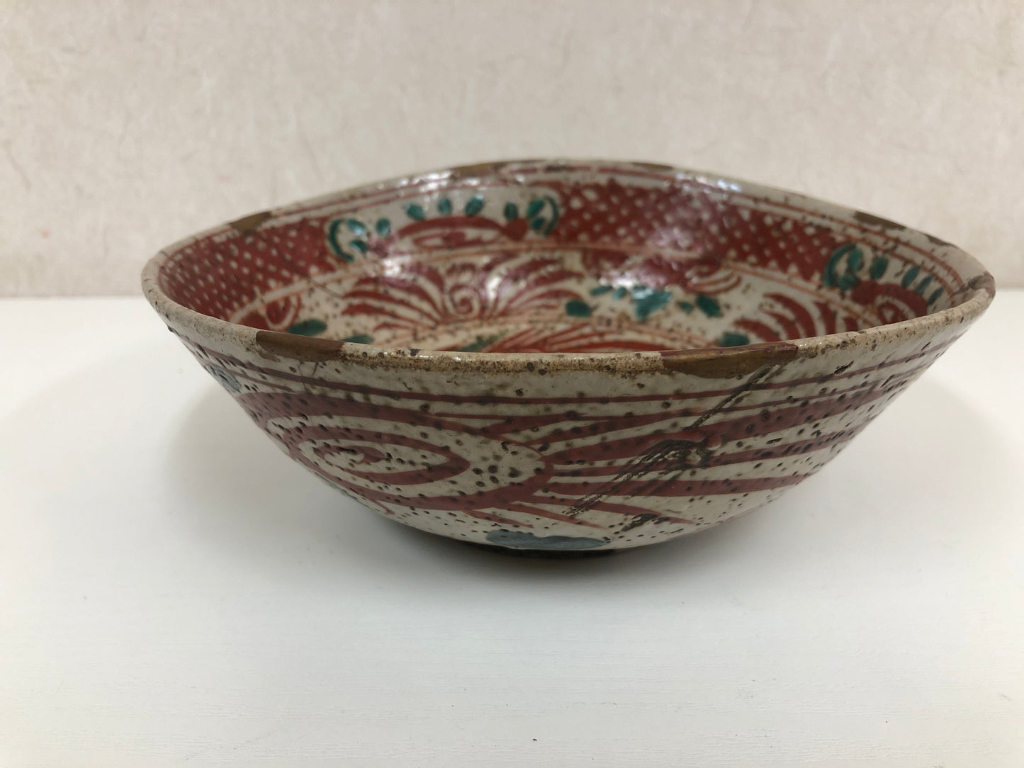 Y3919 CHAWAN Inuyama-ware red picture kintsugi box Japan confectionery bowl