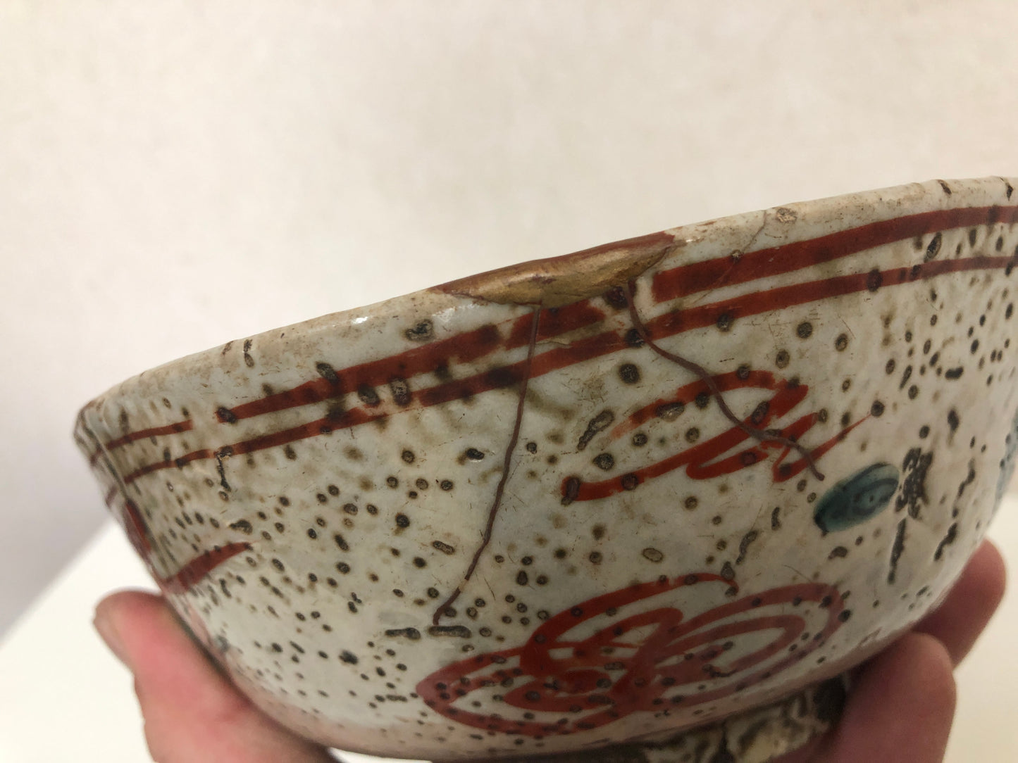 Y3919 CHAWAN Inuyama-ware red picture kintsugi box Japan confectionery bowl