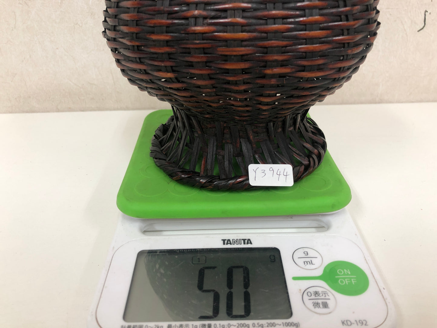 Y3944 FLOWER VASE Bamboo small hanging Japan ikebana arrangement idecor antique