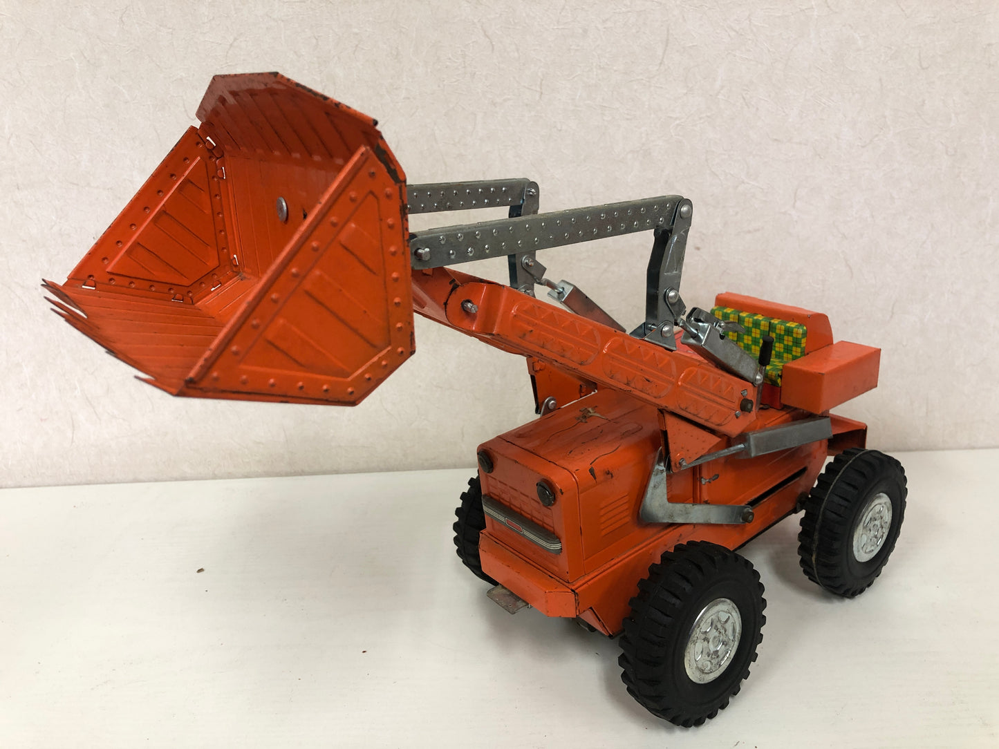 Y3973 TIN TOY Yonezawa Shovel Loader Excavator box Japanese antique vintage