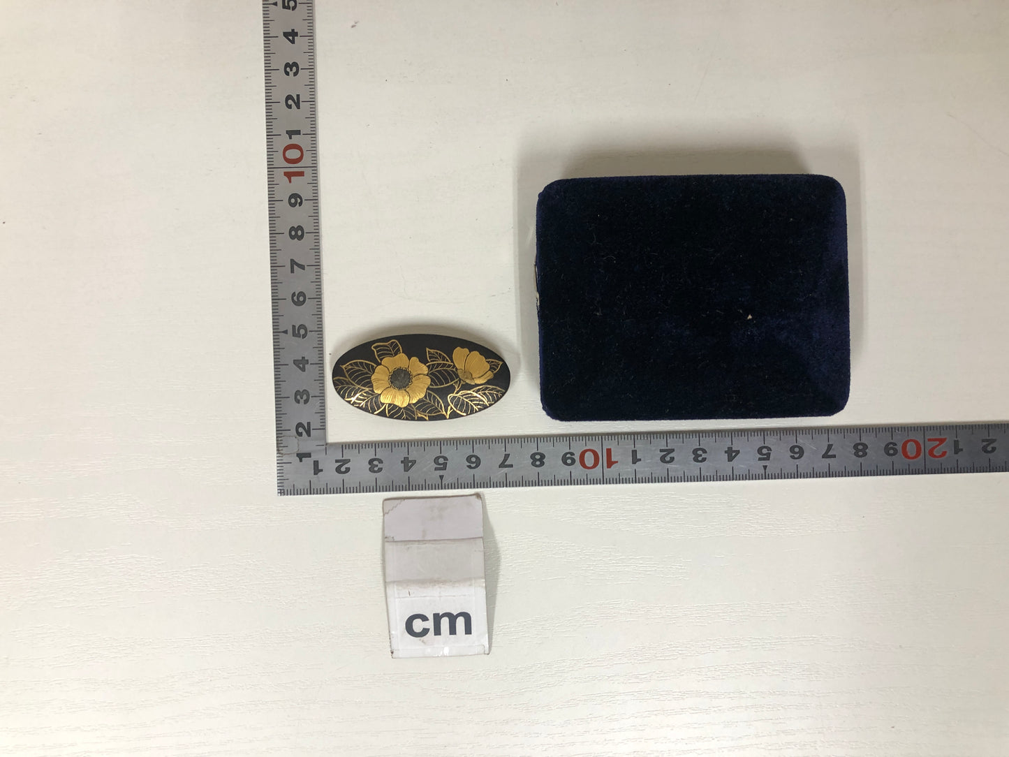 Y4081 OBIDOME Sash Clip Iron Gold inlay flower box Japan Kimono vintage antique