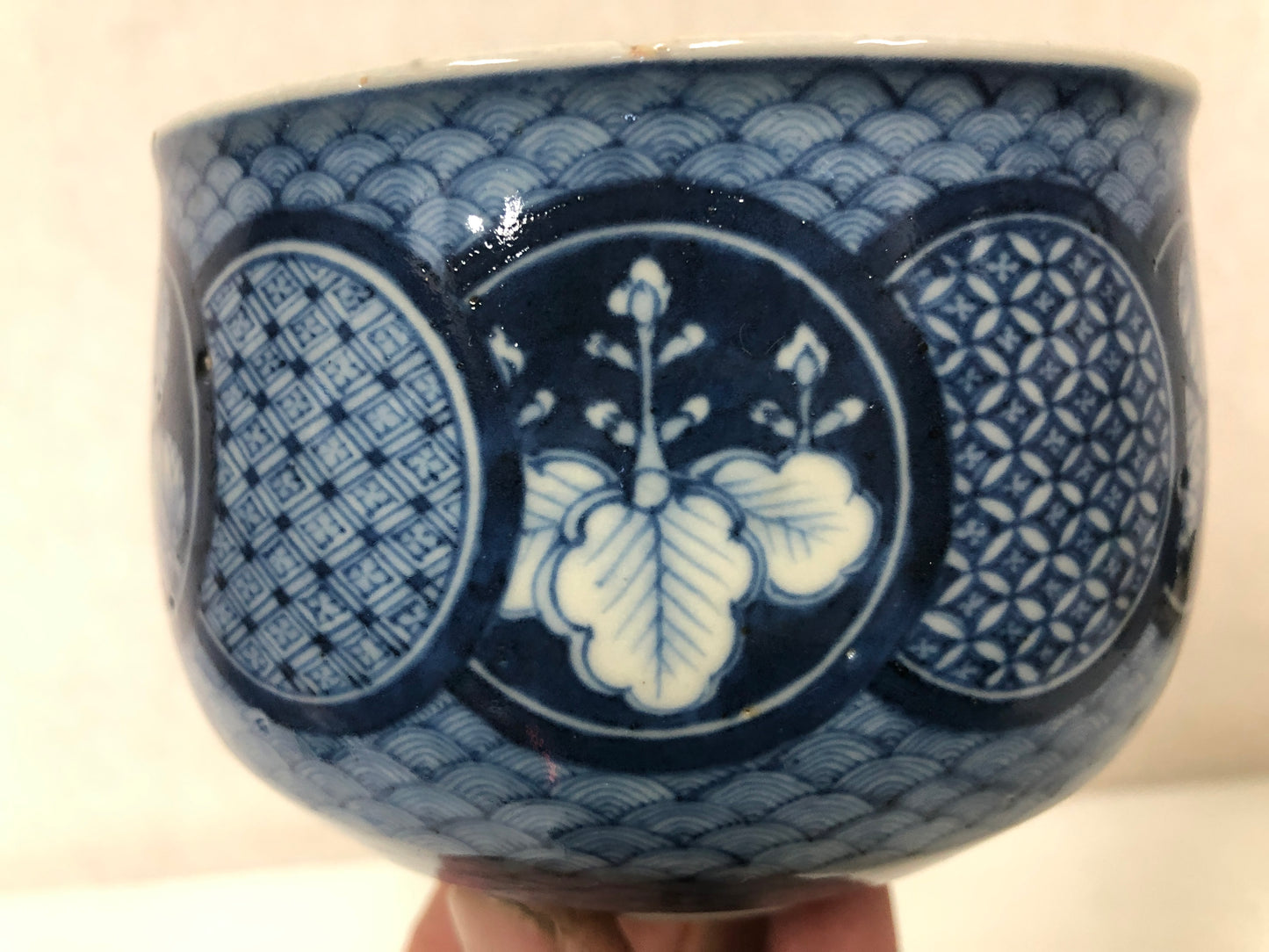 Y4112 CHAWAN Seto-ware underglaze blue signed Japan antique tea ceremony bowl