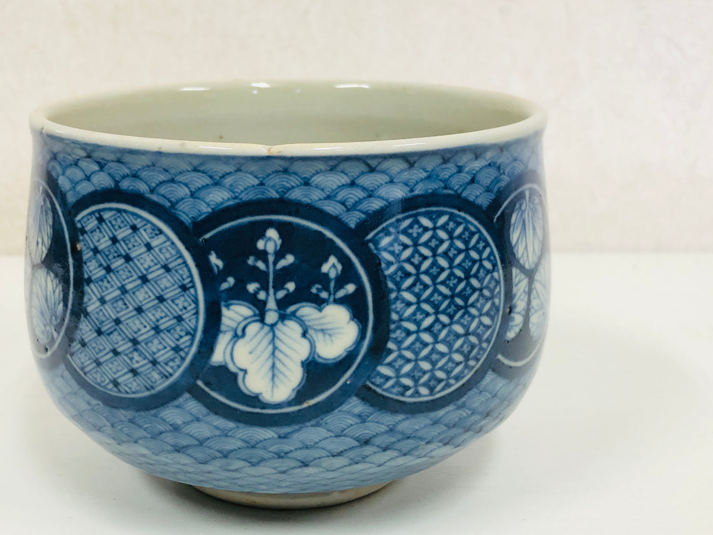 Y4112 CHAWAN Seto-ware underglaze blue signed Japan antique tea ceremony bowl