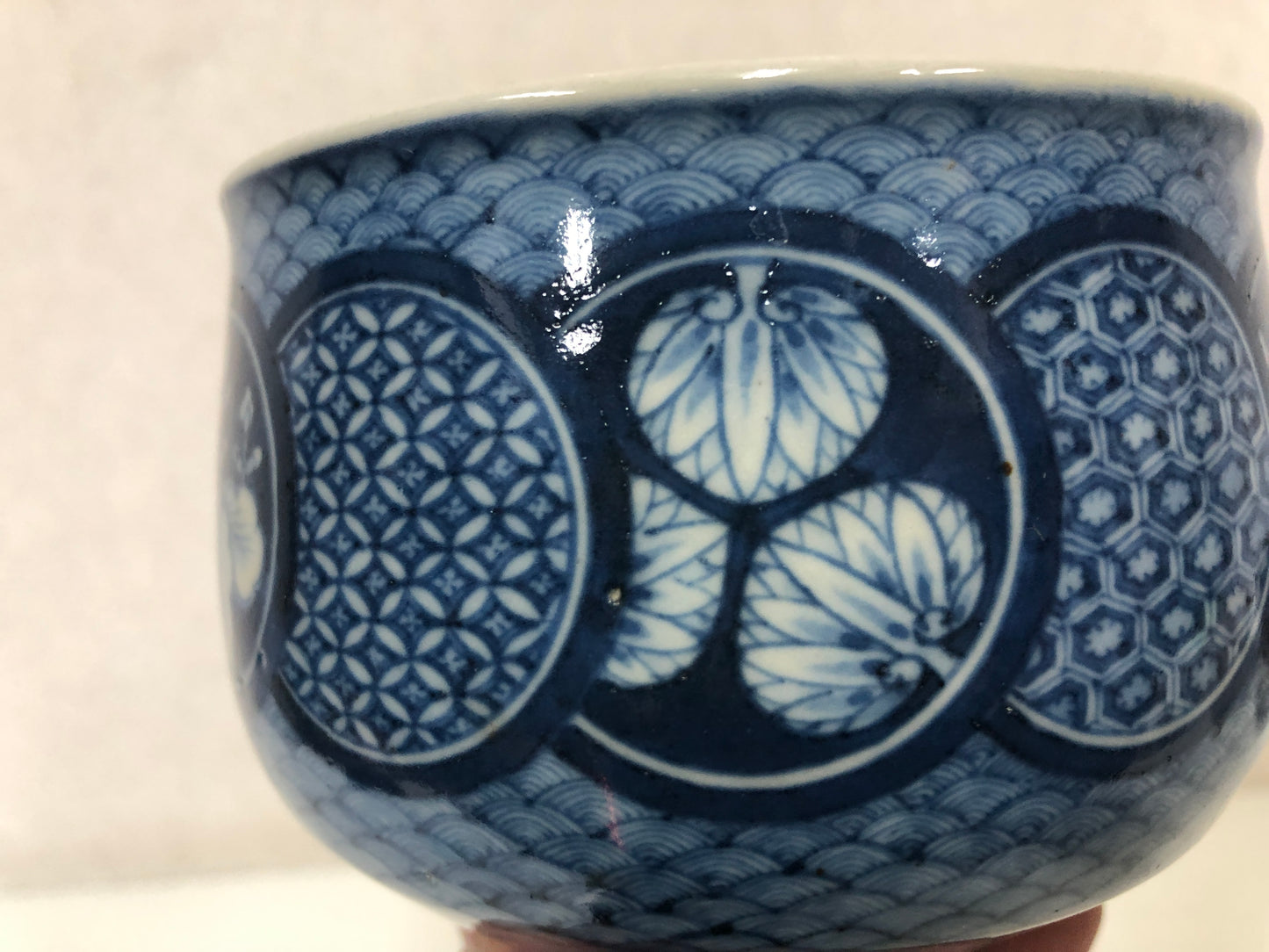 Y4112 CHAWAN Seto-ware underglaze blue signed Japan antique tea ceremony bowl