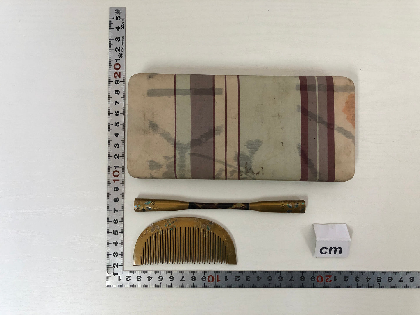 Y4117 KOUGAI Hair stick dressing tools Makie signed box Japan antique kimono