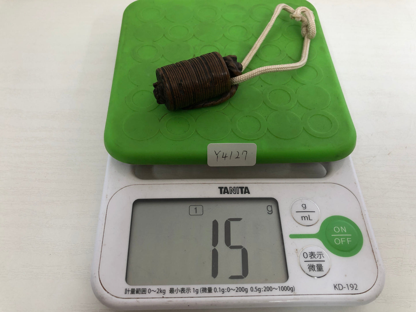 Y4127 NETSUKE wood carving Old Coin signed Japan antique kimono accessory