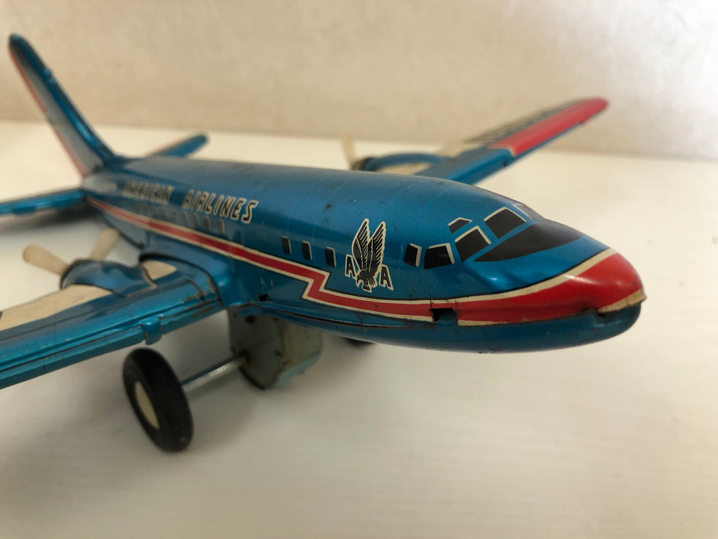 Y4136 TIN TOY Airplane DC-7C plane American Airlines box Japan antique vintage