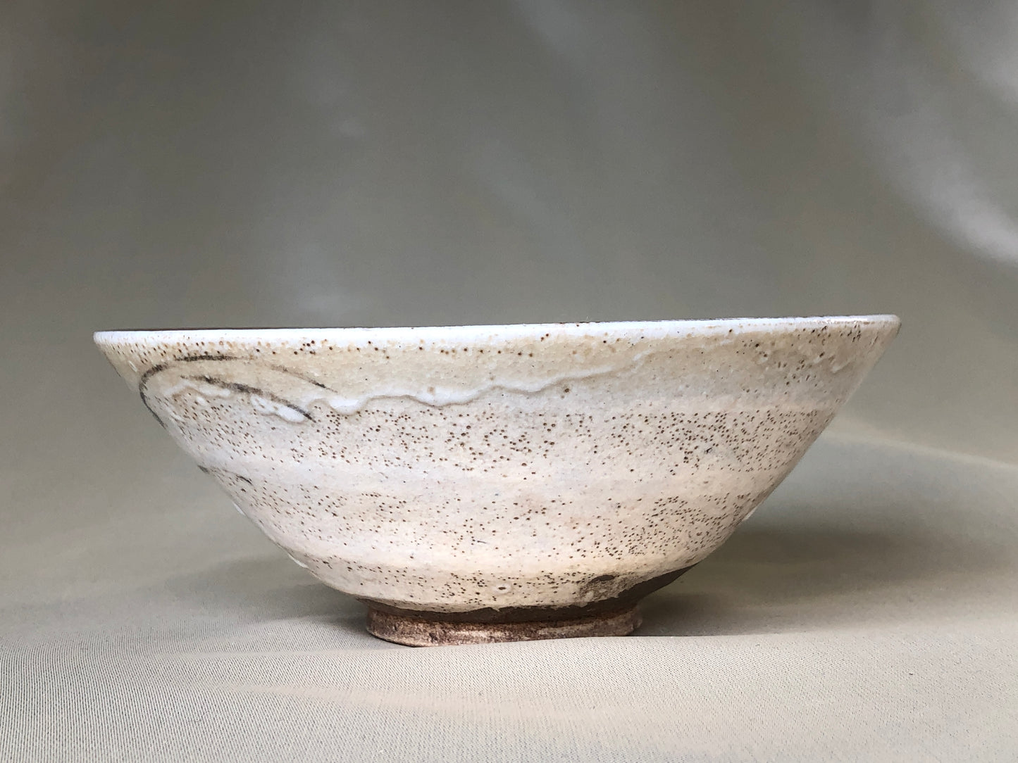 Y4180 CHAWAN Oribe-ware flat Japan antique tea ceremony pottery bowl vintage