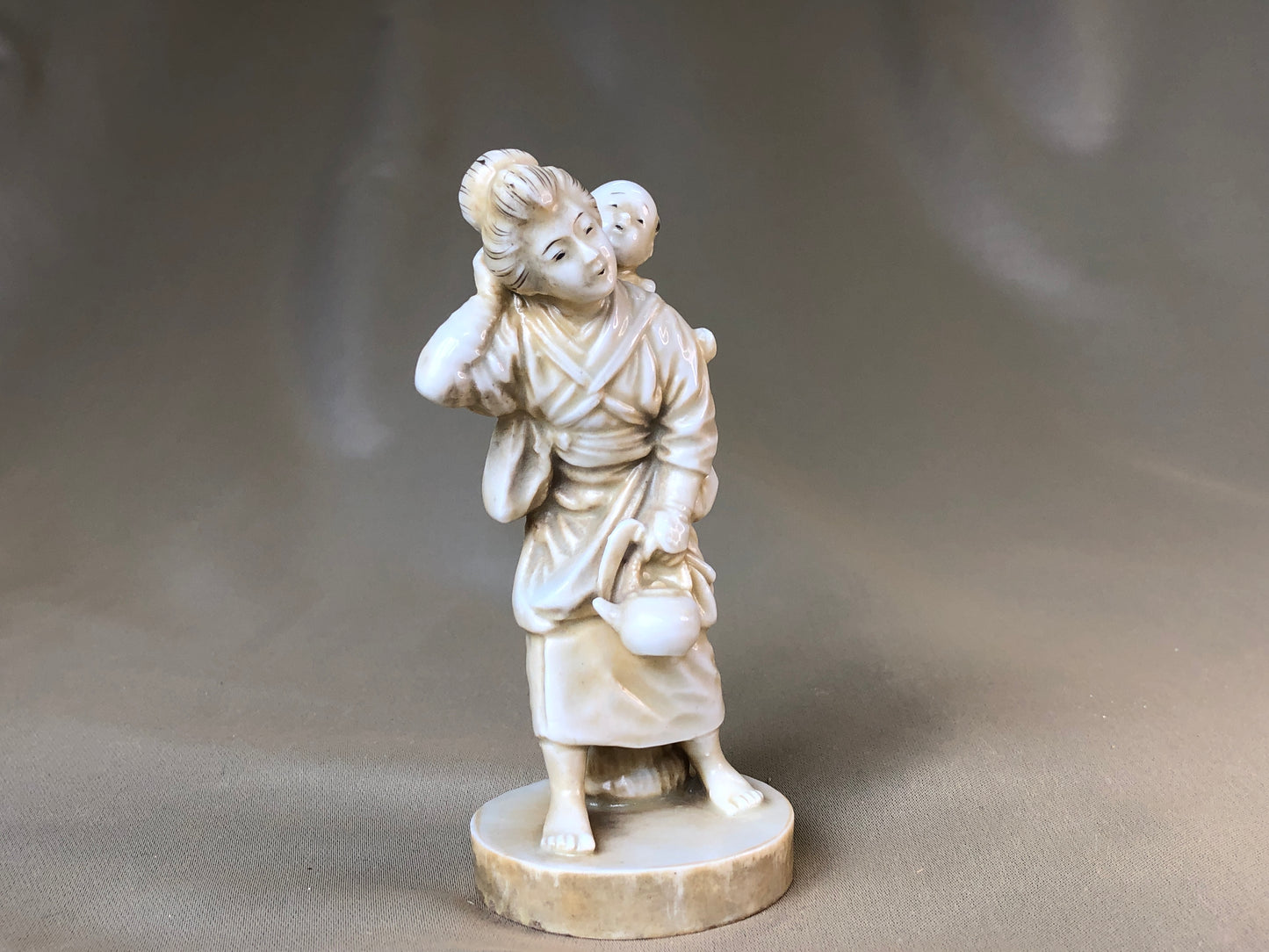 Y4182 NINGYO Kyo-ware white porcelain kimono beauty figure Japan statue antique