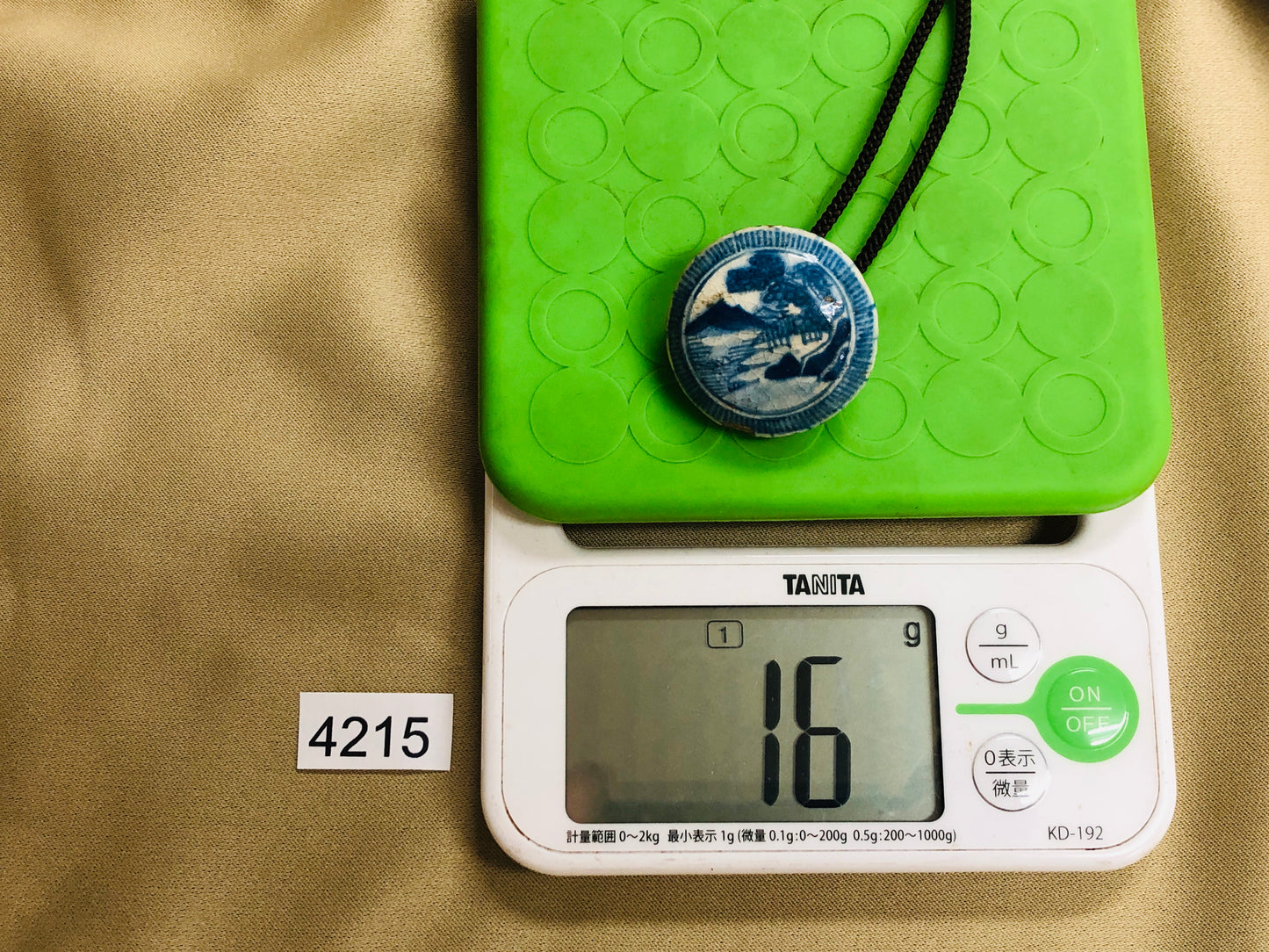 Y4215 NETSUKE Manju pottery underglaze blue Japan antique kimono accessory