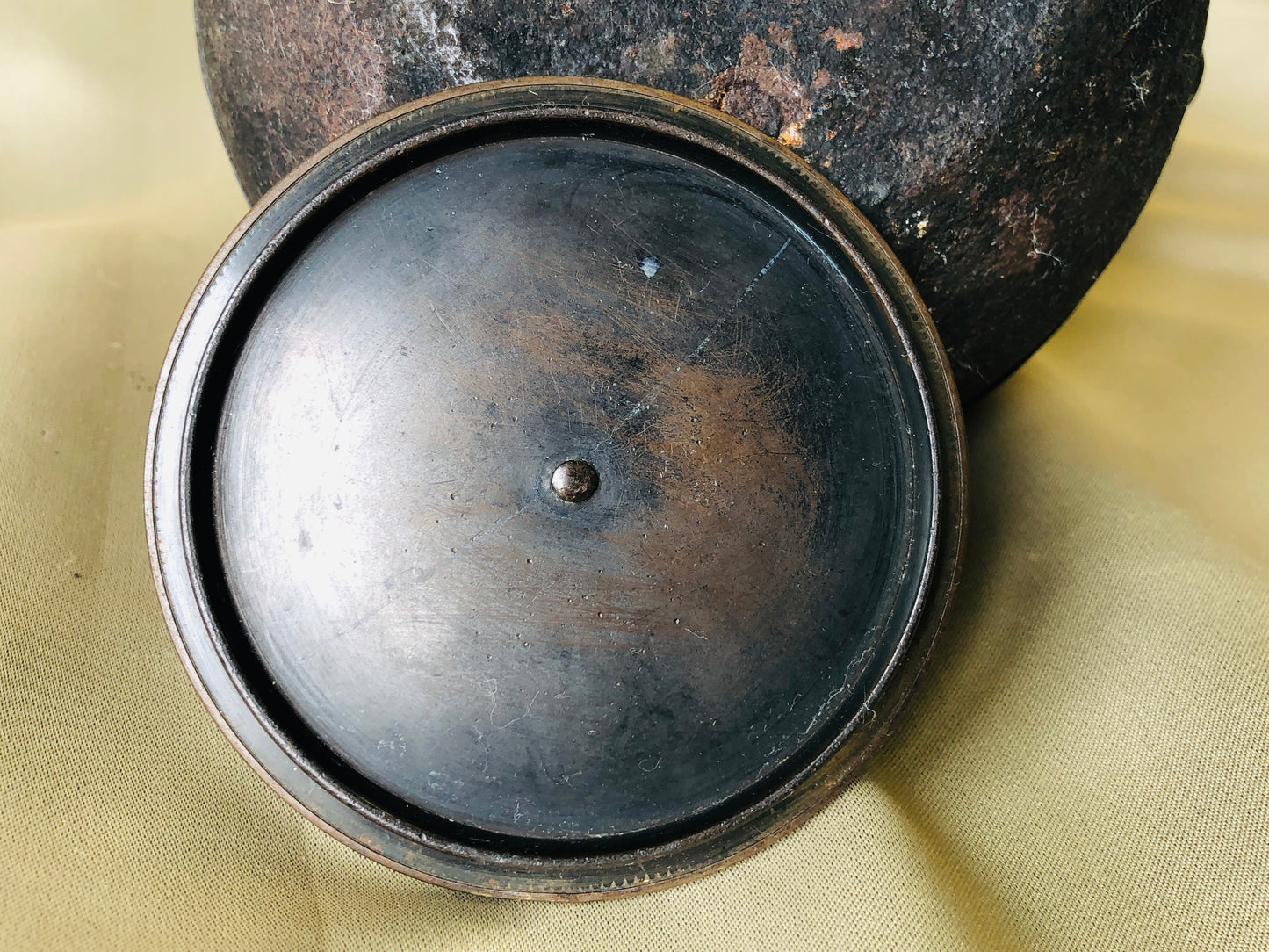 Y4266 TETSUBIN Iron kettle Arare pattern Japan antique tea pot vintage tableware