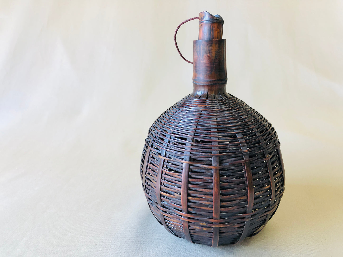 Y4341 Bamboo Woven Basket Flower vase box Japan antique vintage decor interior