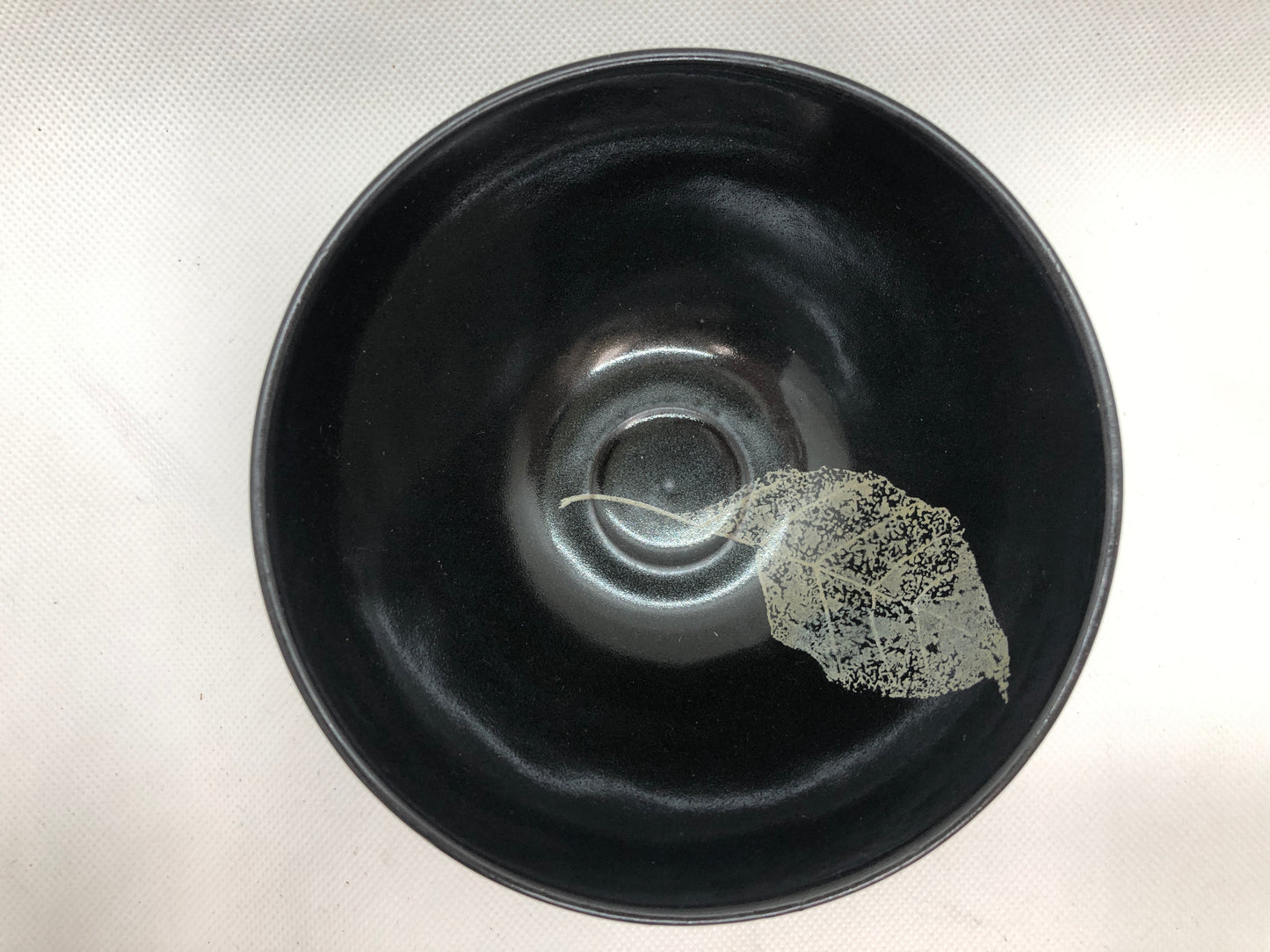 Y4439 CHAWAN Leaf Tenmoku signed Japan antique tea ceremony pottery bowl cup