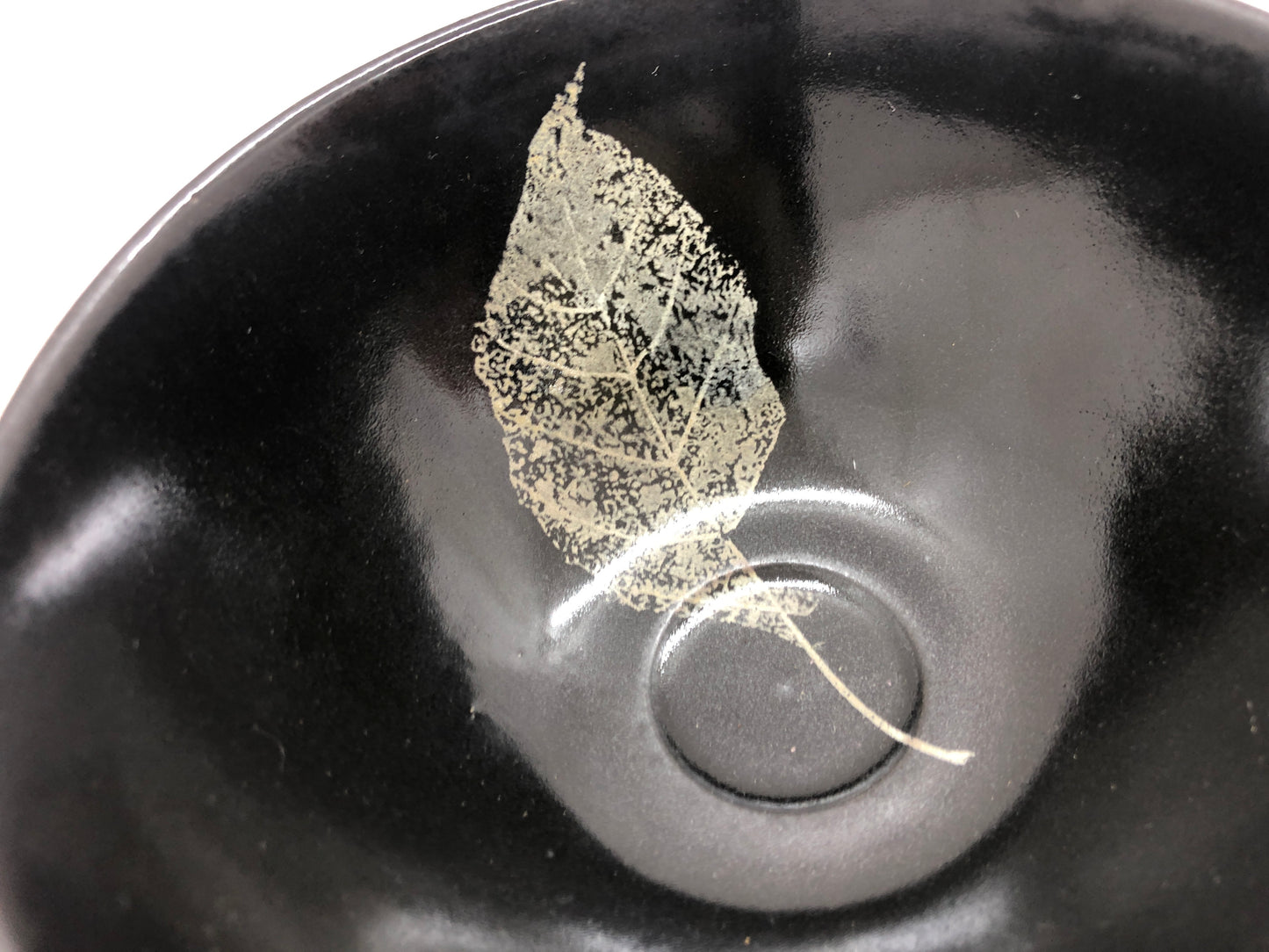 Y4439 CHAWAN Leaf Tenmoku signed Japan antique tea ceremony pottery bowl cup