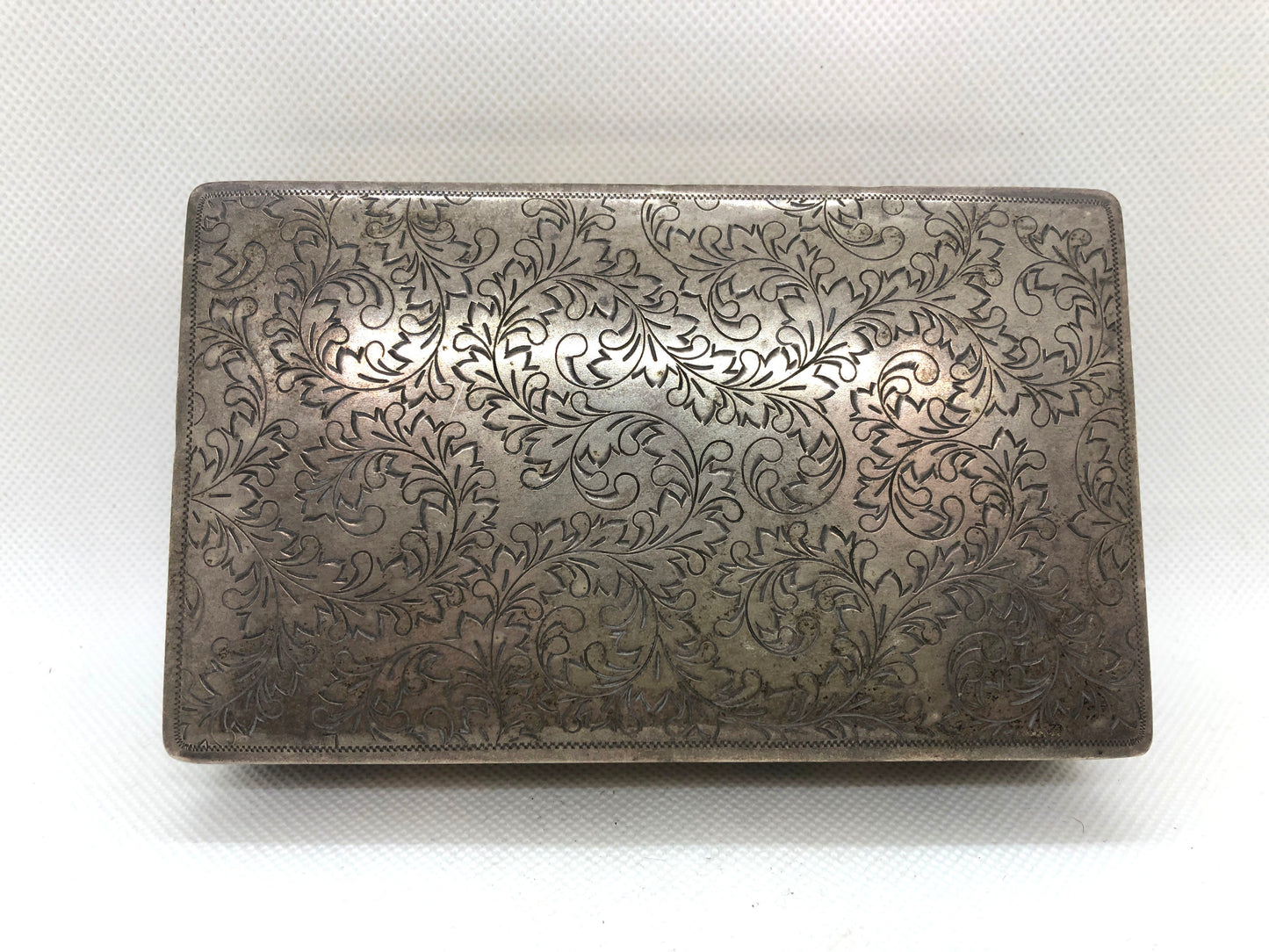 Y4453 BOX Silver accessory case Arabesque signed Japan antique vintage storage